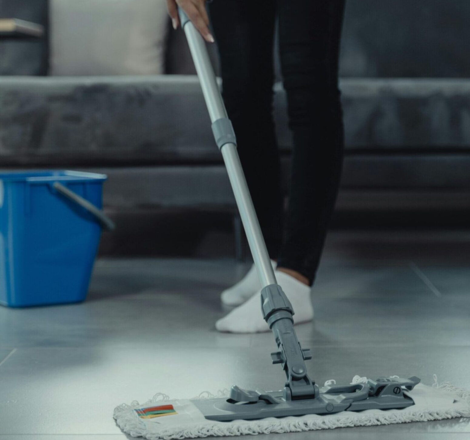 cleaning floor with floor cleaning macines